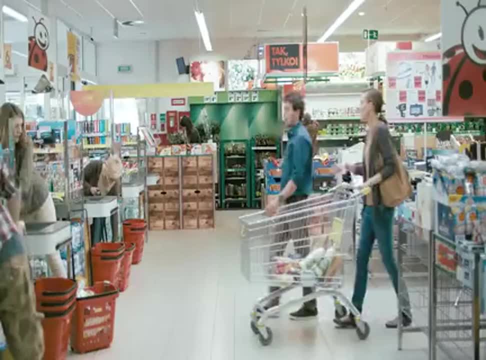Biedronka reklamuje płatności kartą