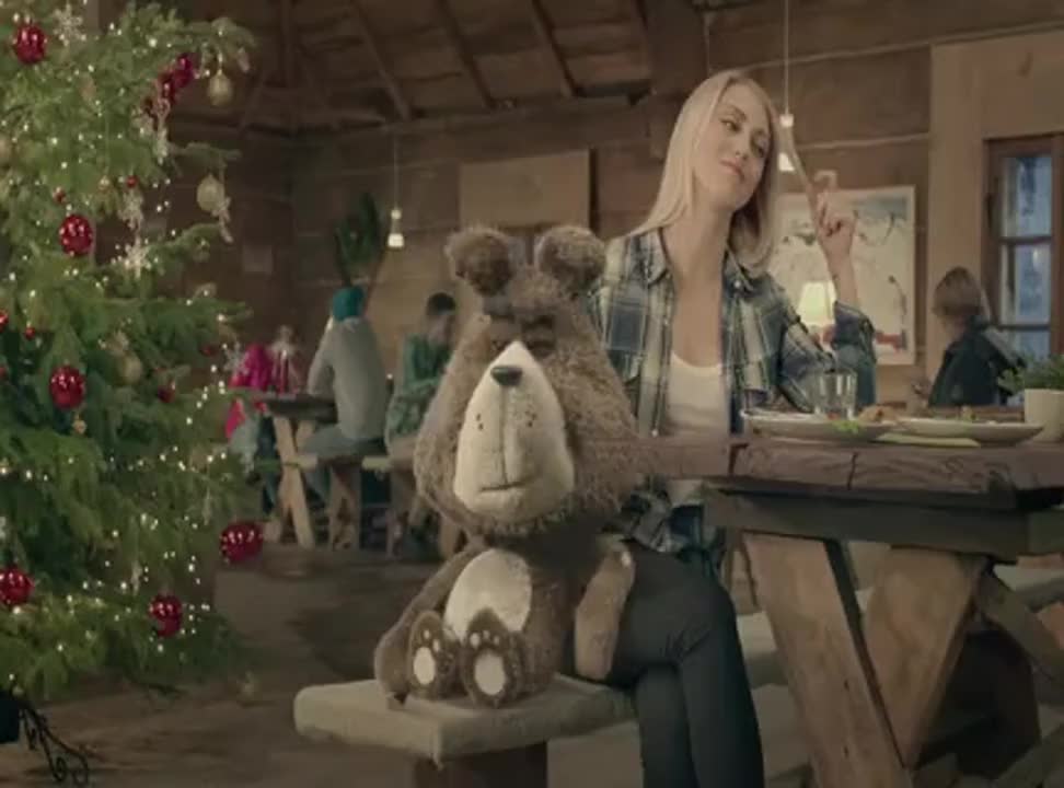 Aerobik Plushaka w świątecznej kampanii Plush Mix