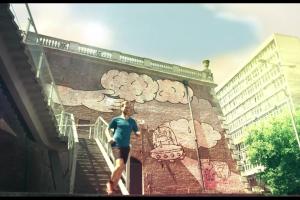 Bieg z pomocą w słusznej sprawie promuje PZU Maraton Warszawski (wideo)