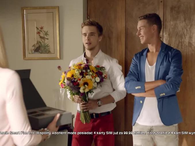 Prezent dla babci i dziadka z „Rodzinki.pl” reklamuje Smart Plan LTE w Orange