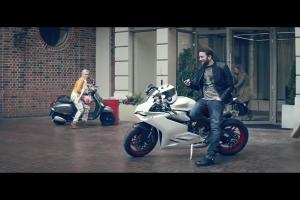 Kinga Preis śpiewa z Tomaszem Kotem w reklamach T-Mobile