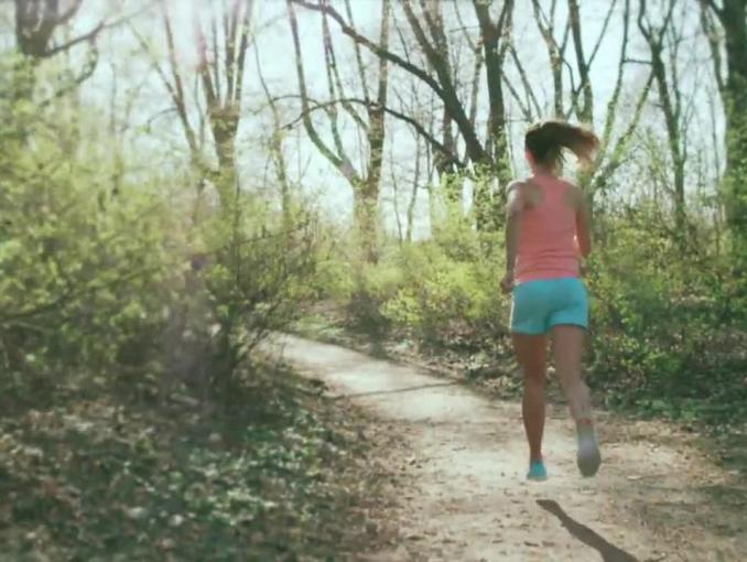 Anna Lewandowska biegająco reklamuje Gillette Venus