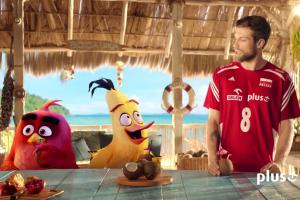 Andrzej Wrona z „Angry Birds” na Bahamach reklamuje „Wściekłe 5 GB” w Plusie