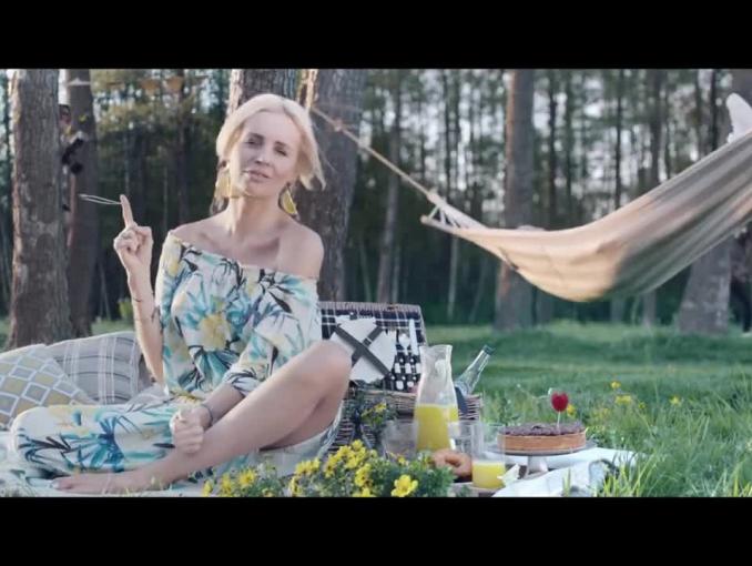 Agnieszka Szulim w reklamie T-Mobile śpiewa głosem Piotra Kędzierskiego