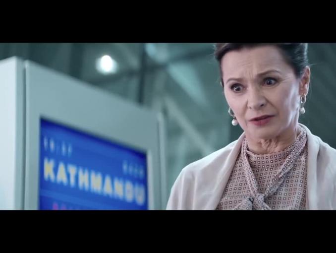 Staruszka jadąca do Katmandu w reklamuje ING Bank Śląski