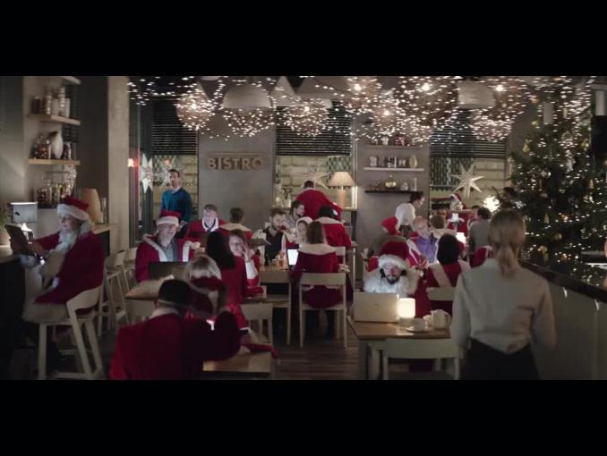 Bożonarodzeniowa tradycja kulinarna w reklamie internetu Orange Światłowód w Orange dla Firm