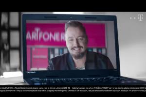Piotr Kędzierski reklamuje Smartfonerię w T-Mobile